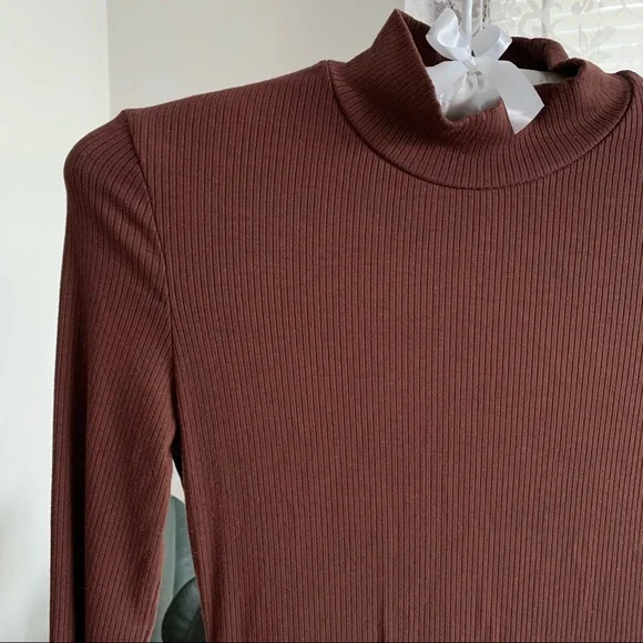 Mock Neck Ribbed Bodycon Dress - Picture 2 of 4